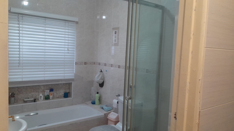 3 Bedroom Property for Sale in Croydon Western Cape